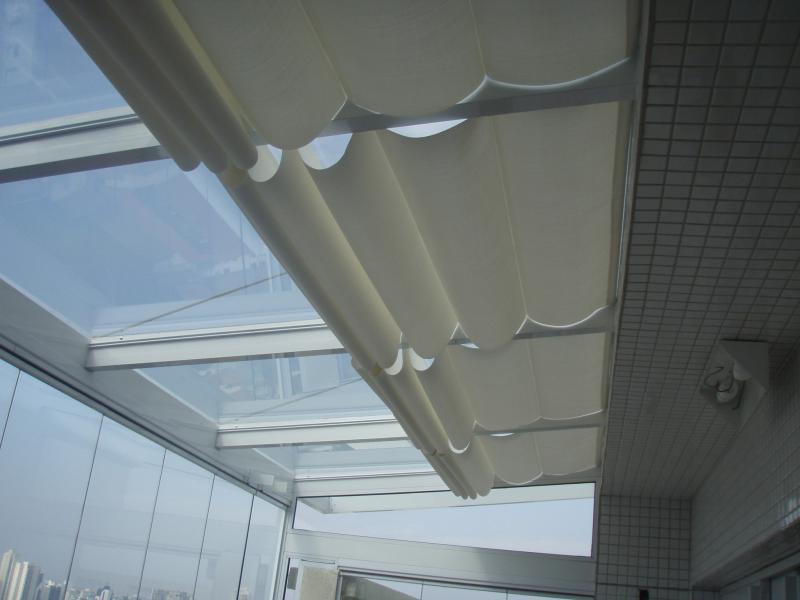 Cortina de tecido para teto de vidro